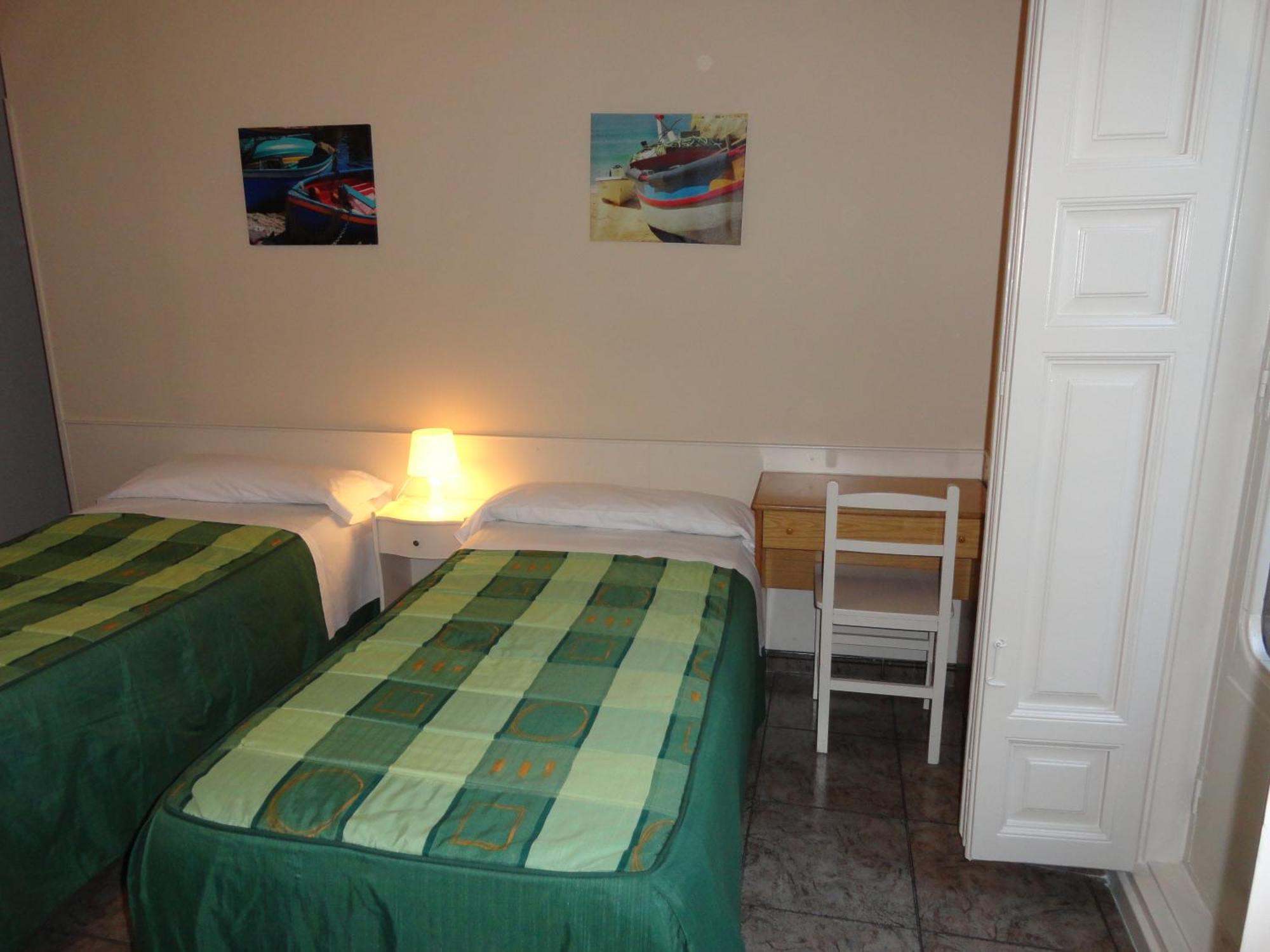 Hostal Alistana Madrid Dış mekan fotoğraf
