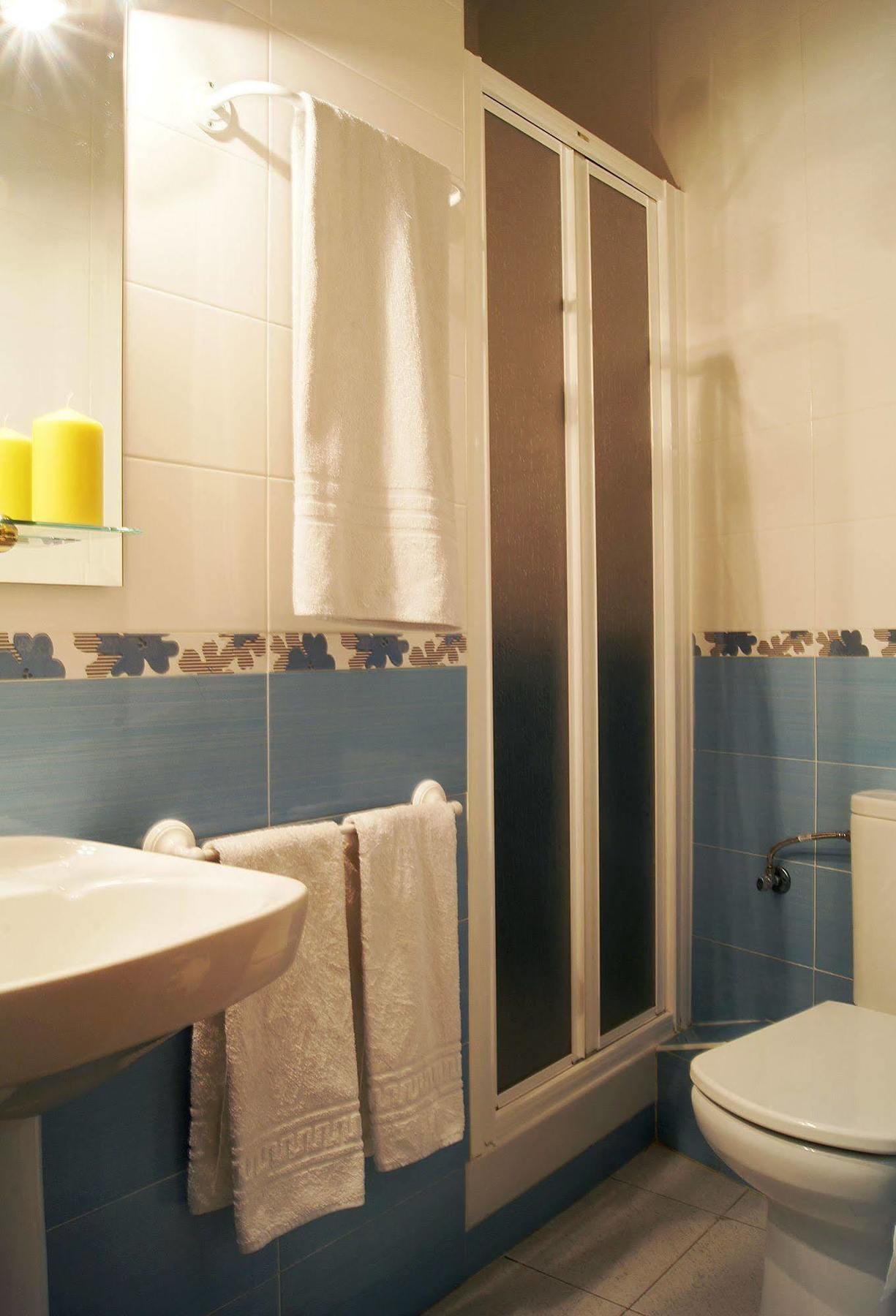 Hostal Alistana Madrid Dış mekan fotoğraf