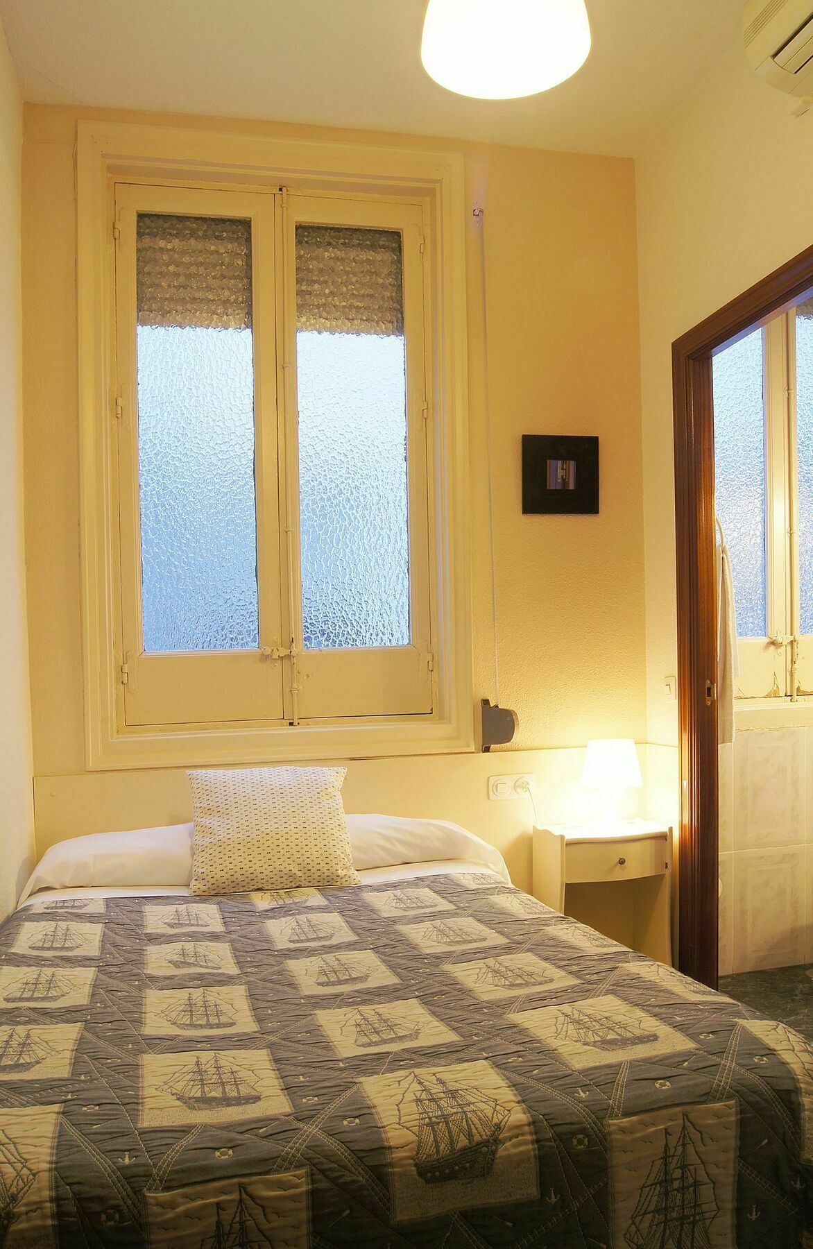 Hostal Alistana Madrid Dış mekan fotoğraf