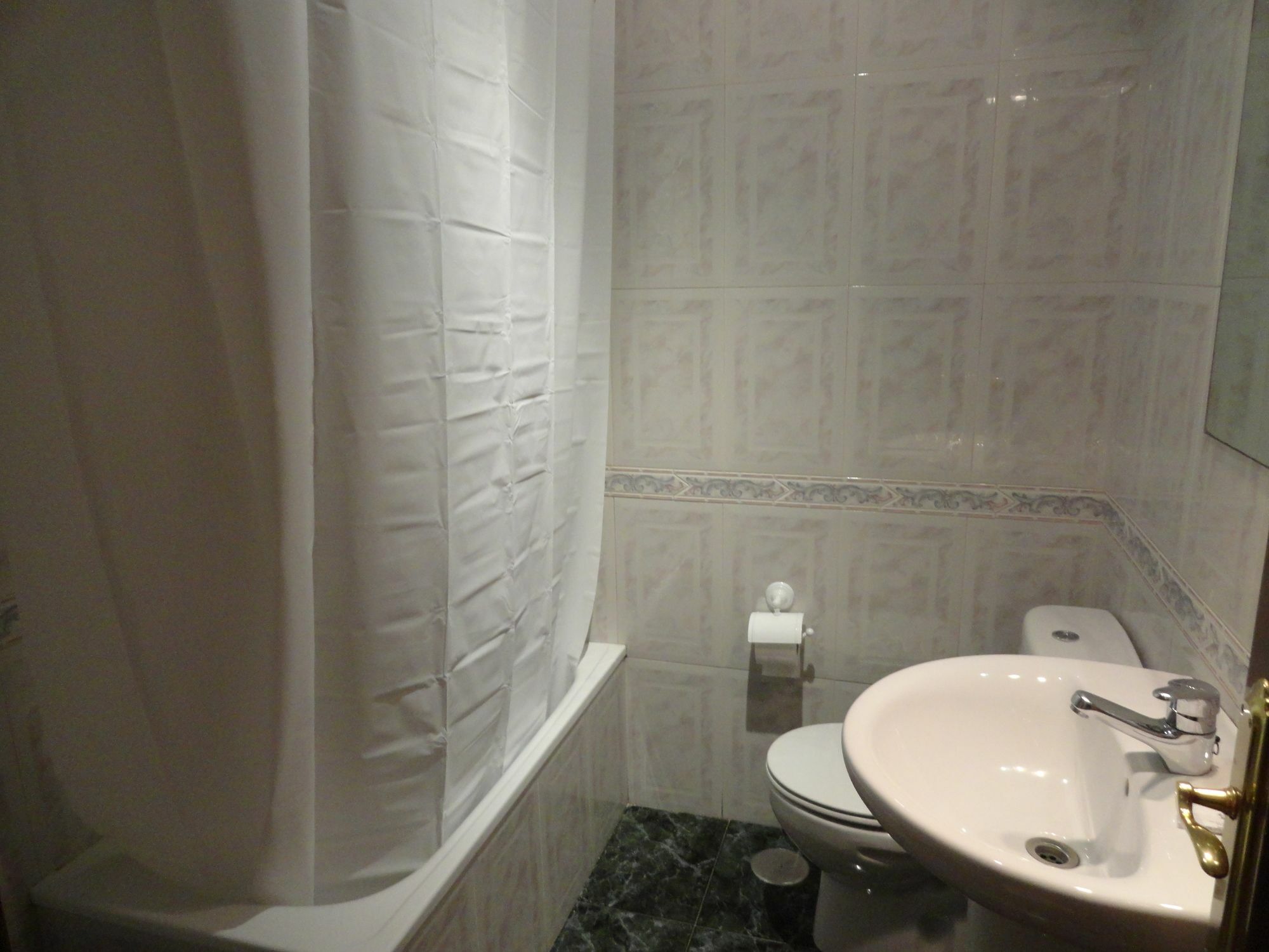 Hostal Alistana Madrid Dış mekan fotoğraf