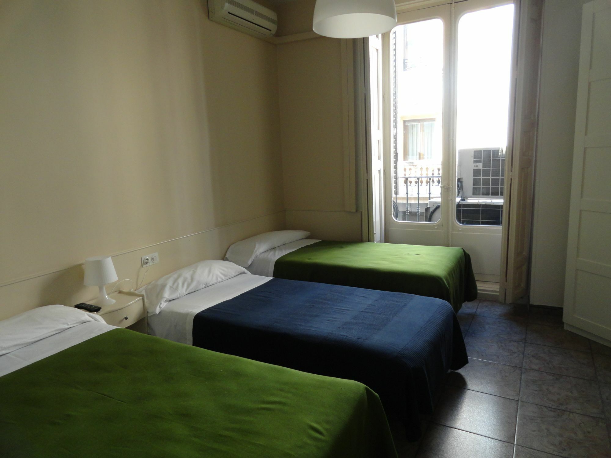Hostal Alistana Madrid Dış mekan fotoğraf