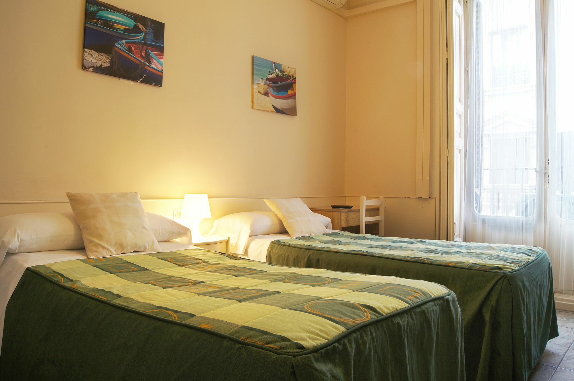 Hostal Alistana Madrid Dış mekan fotoğraf