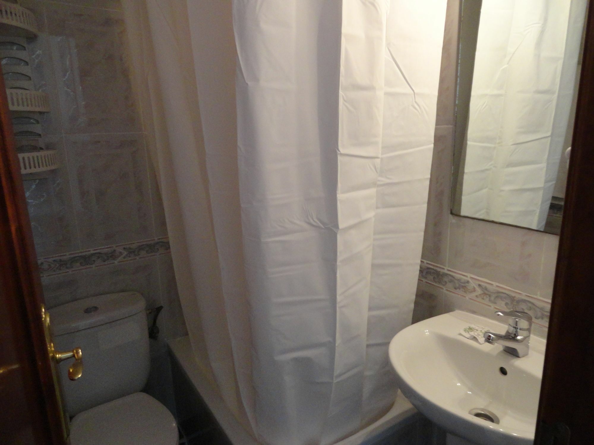 Hostal Alistana Madrid Dış mekan fotoğraf