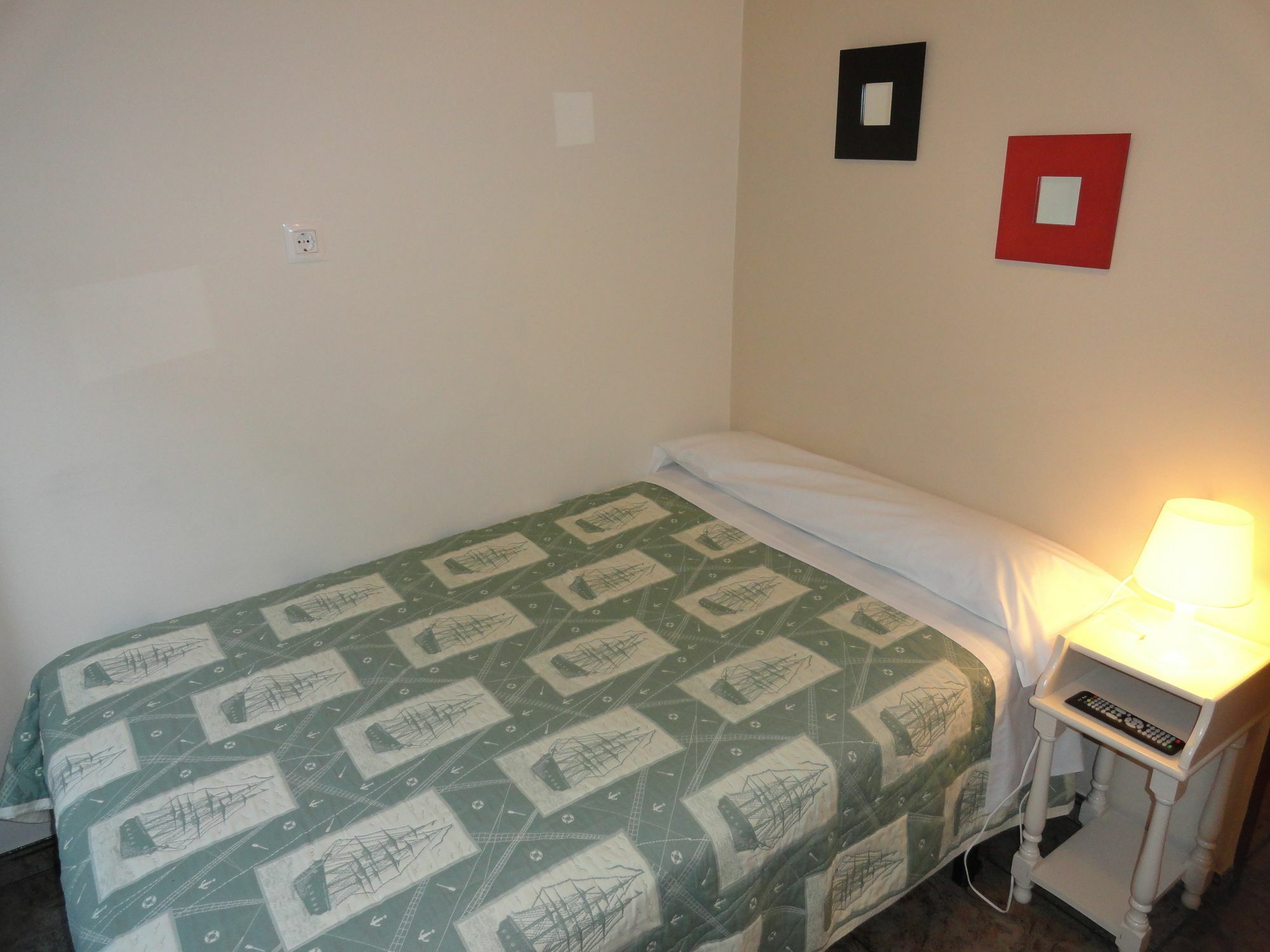 Hostal Alistana Madrid Dış mekan fotoğraf